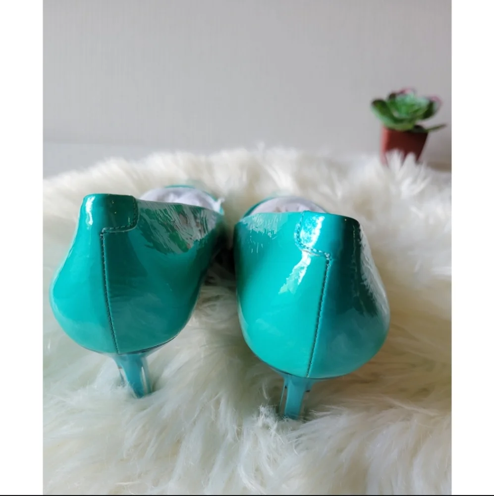 Turquoise Closed Toe Kitten Heel Pumps
